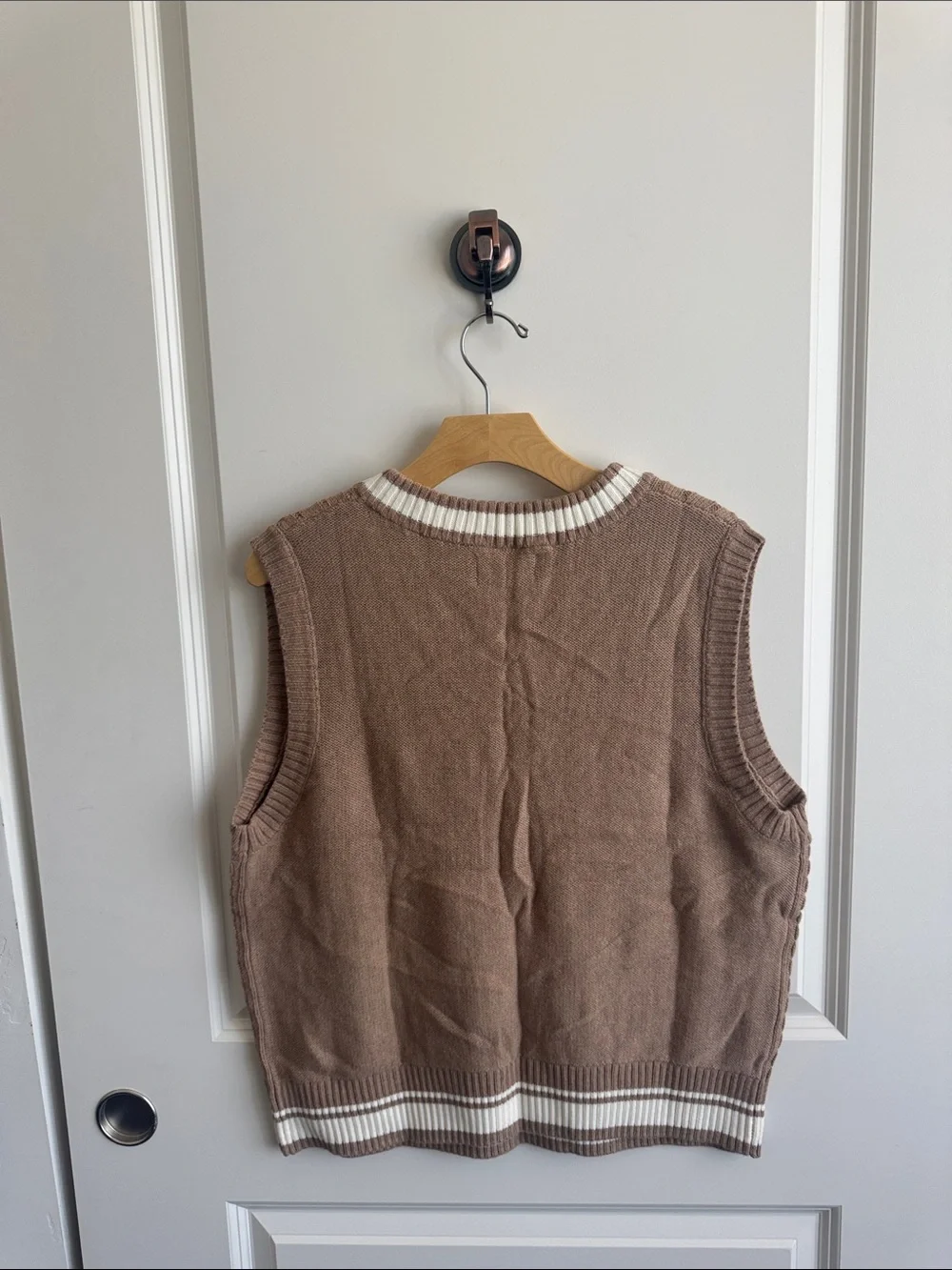 Old Navy Brown Cable Knit V-Neck Sweater Vest with Cream Trim
